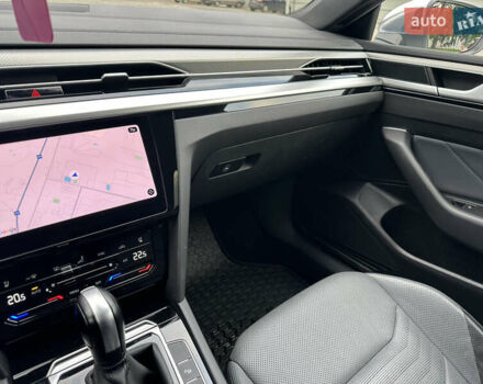 Белый Фольксваген Arteon, объемом двигателя 2 л и пробегом 163 тыс. км за 35700 $, фото 31 на Automoto.ua