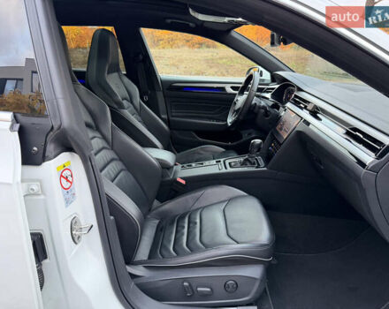 Белый Фольксваген Arteon, объемом двигателя 2 л и пробегом 93 тыс. км за 41500 $, фото 27 на Automoto.ua