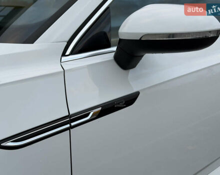 Белый Фольксваген Arteon, объемом двигателя 2 л и пробегом 93 тыс. км за 41500 $, фото 14 на Automoto.ua