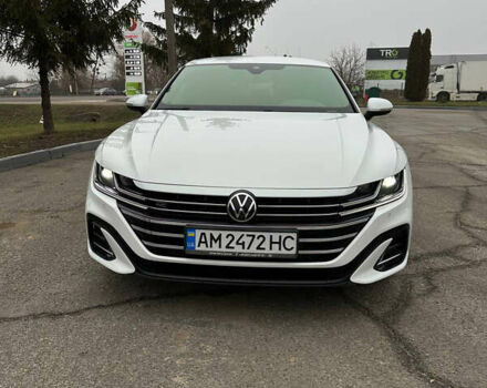 Белый Фольксваген Arteon, объемом двигателя 2 л и пробегом 90 тыс. км за 37600 $, фото 1 на Automoto.ua