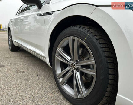 Белый Фольксваген Arteon, объемом двигателя 2 л и пробегом 90 тыс. км за 37600 $, фото 17 на Automoto.ua