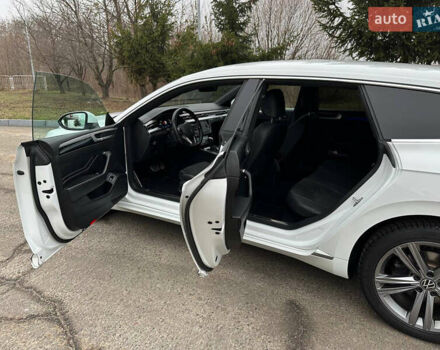 Белый Фольксваген Arteon, объемом двигателя 2 л и пробегом 90 тыс. км за 37600 $, фото 5 на Automoto.ua