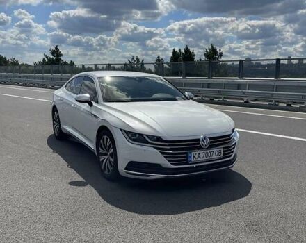 Белый Фольксваген Arteon, объемом двигателя 2 л и пробегом 155 тыс. км за 30555 $, фото 1 на Automoto.ua