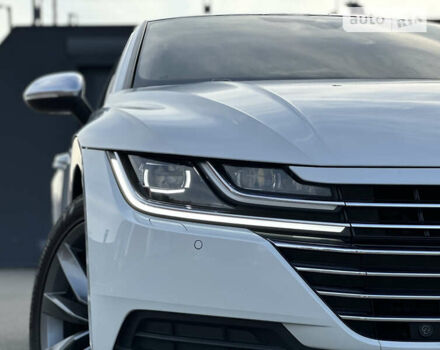 Белый Фольксваген Arteon, объемом двигателя 2 л и пробегом 223 тыс. км за 27500 $, фото 27 на Automoto.ua