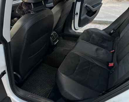 Білий Фольксваген Arteon, об'ємом двигуна 1.97 л та пробігом 160 тис. км за 27000 $, фото 34 на Automoto.ua