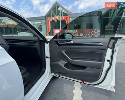 Фольксваген Arteon 2017 в Киеве на Automoto.ua Белый Фольксваген Arteon, объемом двигателя 1.97 л и пробегом 212 тыс. км за 24000 $, фото 22 на Automoto.ua