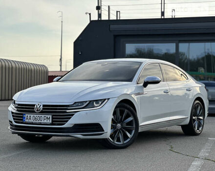 Белый Фольксваген Arteon, объемом двигателя 2 л и пробегом 223 тыс. км за 27500 $, фото 3 на Automoto.ua