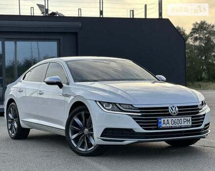 Белый Фольксваген Arteon, объемом двигателя 2 л и пробегом 223 тыс. км за 27500 $, фото 7 на Automoto.ua