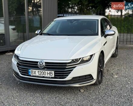 Белый Фольксваген Arteon, объемом двигателя 2 л и пробегом 229 тыс. км за 22000 $, фото 4 на Automoto.ua