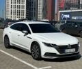 Белый Фольксваген Arteon, объемом двигателя 2 л и пробегом 185 тыс. км за 26500 $, фото 1 на Automoto.ua