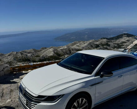 Фольксваген Arteon 2017 в Киеве на Automoto.ua Белый Фольксваген Arteon, объемом двигателя 1.97 л и пробегом 212 тыс. км за 24000 $, фото 2 на Automoto.ua