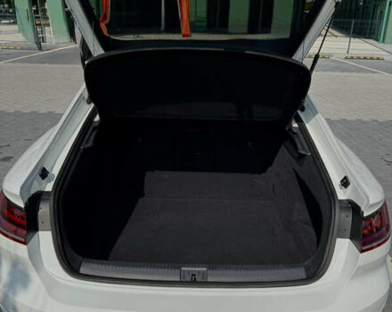 Фольксваген Arteon 2017 в Киеве на Automoto.ua Белый Фольксваген Arteon, объемом двигателя 1.97 л и пробегом 212 тыс. км за 24000 $, фото 25 на Automoto.ua