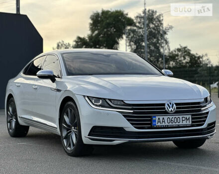 Білий Фольксваген Arteon, об'ємом двигуна 2 л та пробігом 223 тис. км за 27500 $, фото 17 на Automoto.ua