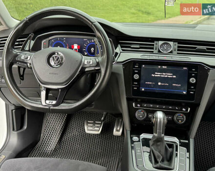 Белый Фольксваген Arteon, объемом двигателя 2 л и пробегом 206 тыс. км за 24500 $, фото 34 на Automoto.ua