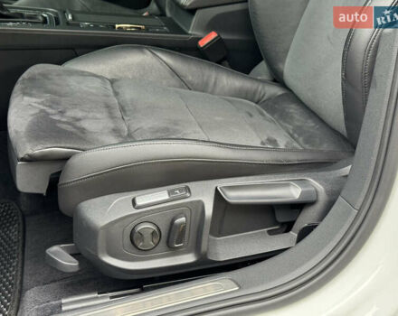 Белый Фольксваген Arteon, объемом двигателя 2 л и пробегом 206 тыс. км за 24500 $, фото 26 на Automoto.ua