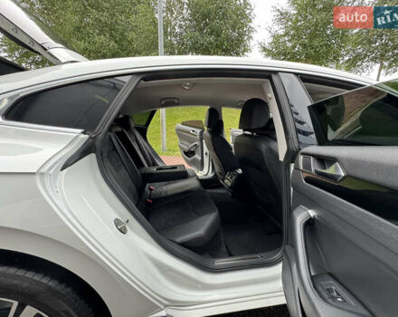 Белый Фольксваген Arteon, объемом двигателя 2 л и пробегом 206 тыс. км за 24500 $, фото 30 на Automoto.ua