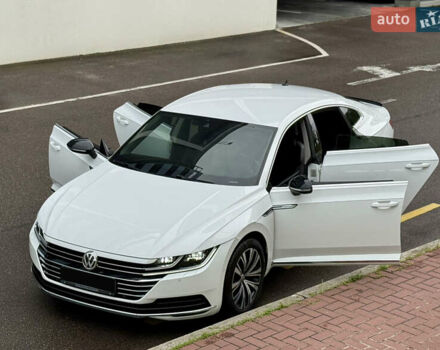 Белый Фольксваген Arteon, объемом двигателя 2 л и пробегом 206 тыс. км за 24500 $, фото 19 на Automoto.ua