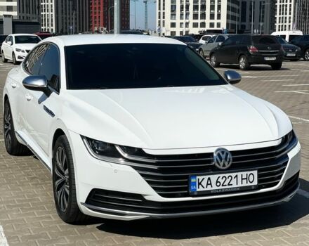 Белый Фольксваген Arteon, объемом двигателя 2 л и пробегом 185 тыс. км за 26500 $, фото 3 на Automoto.ua