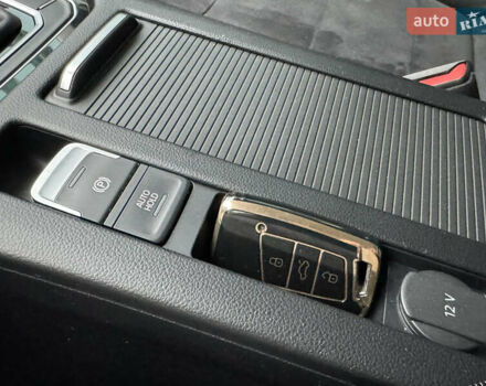 Белый Фольксваген Arteon, объемом двигателя 2 л и пробегом 206 тыс. км за 24500 $, фото 43 на Automoto.ua
