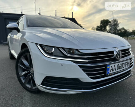 Белый Фольксваген Arteon, объемом двигателя 2 л и пробегом 223 тыс. км за 27500 $, фото 5 на Automoto.ua