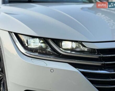 Белый Фольксваген Arteon, объемом двигателя 2 л и пробегом 229 тыс. км за 22000 $, фото 18 на Automoto.ua