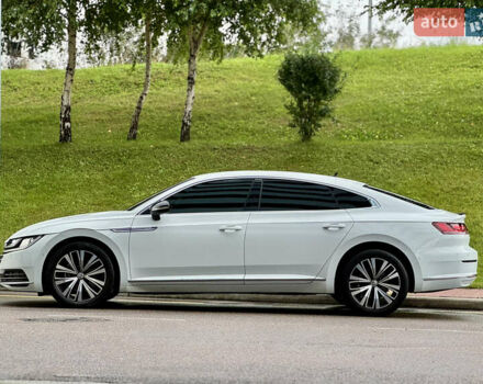 Белый Фольксваген Arteon, объемом двигателя 2 л и пробегом 206 тыс. км за 24500 $, фото 4 на Automoto.ua