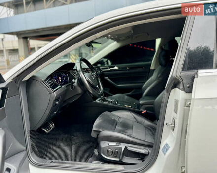 Белый Фольксваген Arteon, объемом двигателя 2 л и пробегом 206 тыс. км за 24500 $, фото 23 на Automoto.ua