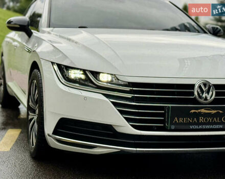 Белый Фольксваген Arteon, объемом двигателя 2 л и пробегом 206 тыс. км за 24500 $, фото 10 на Automoto.ua