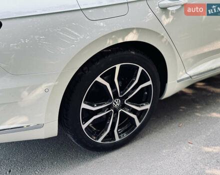 Фольксваген Arteon 2018 в Львове на Automoto.ua Белый Фольксваген Arteon, объемом двигателя 1.97 л и пробегом 91 тыс. км за 25499 $, фото 21 на Automoto.ua