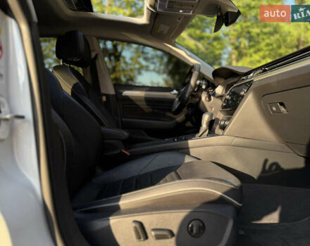 Білий Фольксваген Arteon, об'ємом двигуна 2 л та пробігом 90 тис. км за 26499 $, фото 32 на Automoto.ua