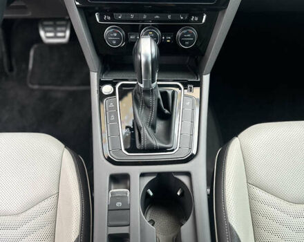 Белый Фольксваген Arteon, объемом двигателя 1.98 л и пробегом 61 тыс. км за 26000 $, фото 29 на Automoto.ua