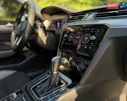 Білий Фольксваген Arteon, об'ємом двигуна 2 л та пробігом 90 тис. км за 26499 $, фото 34 на Automoto.ua