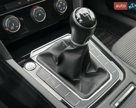 Белый Фольксваген Arteon, объемом двигателя 1.5 л и пробегом 66 тыс. км за 23499 $, фото 21 на Automoto.ua