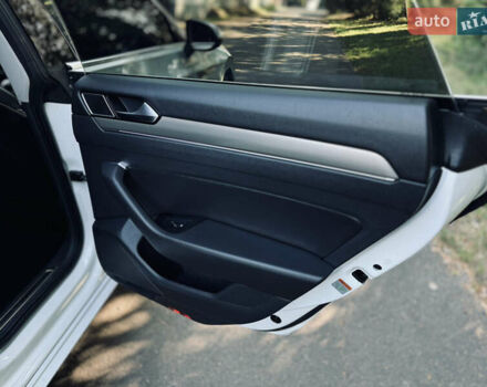 Фольксваген Arteon 2018 в Львове на Automoto.ua Белый Фольксваген Arteon, объемом двигателя 1.97 л и пробегом 91 тыс. км за 25499 $, фото 41 на Automoto.ua