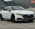 Белый Фольксваген Arteon, объемом двигателя 2 л и пробегом 136 тыс. км за 26900 $, фото 1 на Automoto.ua