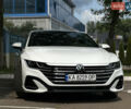 Белый Фольксваген Arteon, объемом двигателя 1.98 л и пробегом 61 тыс. км за 26000 $, фото 1 на Automoto.ua
