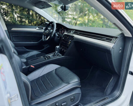 Фольксваген Arteon 2018 в Львове на Automoto.ua Белый Фольксваген Arteon, объемом двигателя 1.97 л и пробегом 91 тыс. км за 25499 $, фото 58 на Automoto.ua