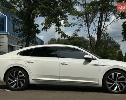 Белый Фольксваген Arteon, объемом двигателя 1.98 л и пробегом 61 тыс. км за 26000 $, фото 7 на Automoto.ua