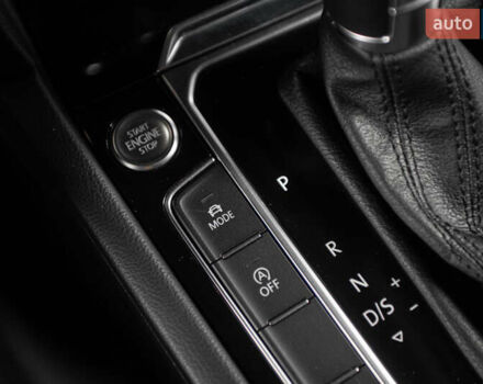 Білий Фольксваген Arteon, об'ємом двигуна 2 л та пробігом 63 тис. км за 28500 $, фото 35 на Automoto.ua