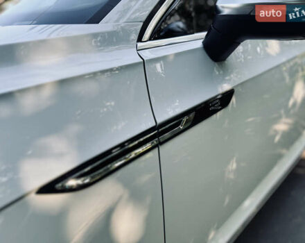 Фольксваген Arteon 2018 в Львове на Automoto.ua Белый Фольксваген Arteon, объемом двигателя 1.97 л и пробегом 91 тыс. км за 25499 $, фото 15 на Automoto.ua