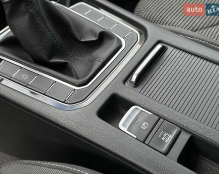 Белый Фольксваген Arteon, объемом двигателя 1.5 л и пробегом 66 тыс. км за 23499 $, фото 22 на Automoto.ua