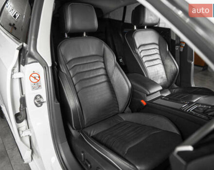 Білий Фольксваген Arteon, об'ємом двигуна 2 л та пробігом 63 тис. км за 28500 $, фото 32 на Automoto.ua
