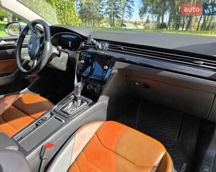 Білий Фольксваген Arteon, об'ємом двигуна 1.98 л та пробігом 83 тис. км за 34700 $, фото 2 на Automoto.ua