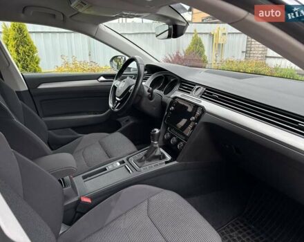 Белый Фольксваген Arteon, объемом двигателя 1.5 л и пробегом 66 тыс. км за 23499 $, фото 26 на Automoto.ua