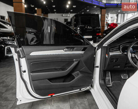 Білий Фольксваген Arteon, об'ємом двигуна 2 л та пробігом 63 тис. км за 28500 $, фото 53 на Automoto.ua