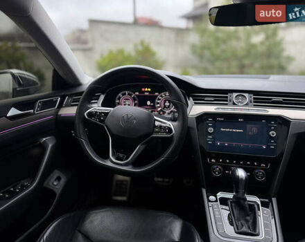 Белый Фольксваген Arteon, объемом двигателя 2 л и пробегом 93 тыс. км за 25200 $, фото 47 на Automoto.ua