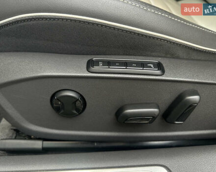 Белый Фольксваген Arteon, объемом двигателя 1.98 л и пробегом 61 тыс. км за 26000 $, фото 34 на Automoto.ua
