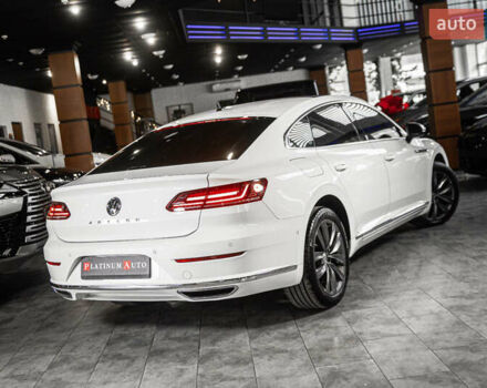 Білий Фольксваген Arteon, об'ємом двигуна 2 л та пробігом 63 тис. км за 28500 $, фото 23 на Automoto.ua