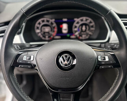 Белый Фольксваген Arteon, объемом двигателя 1.98 л и пробегом 61 тыс. км за 26000 $, фото 40 на Automoto.ua