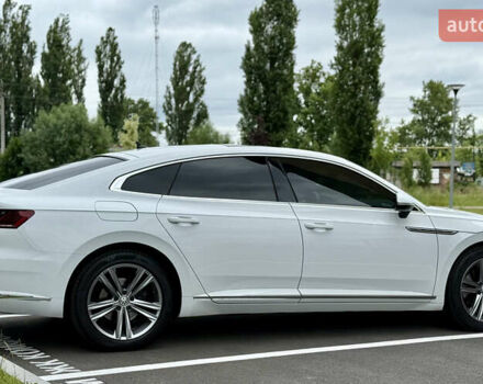 Білий Фольксваген Arteon, об'ємом двигуна 2 л та пробігом 235 тис. км за 25777 $, фото 4 на Automoto.ua